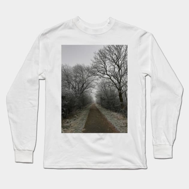 Frozen pathway in freezing fog Long Sleeve T-Shirt by esvb